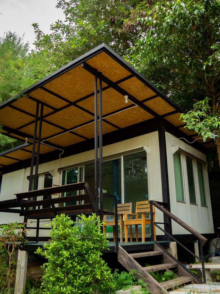Beach Box Resort At Rimlay Rayong Exterior photo